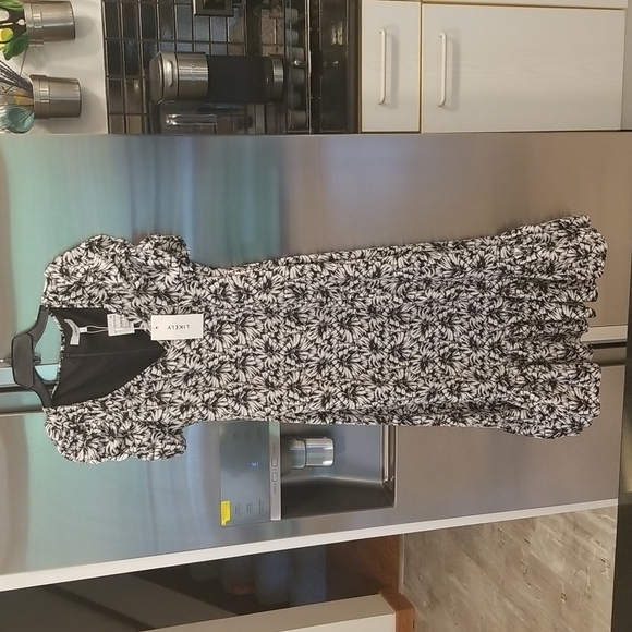 💕LIKELY💕 Saylor Dress ~ Black & White Abstract Floral Print 6 NWT - Picture 8 of 16